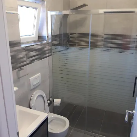 Ponistra Apartment *